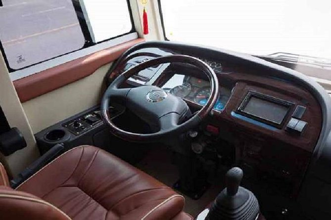 Bus to Cat Ba, Expressway,Speedboat - Highway 5B to Got port: the long stretch handled well