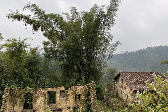 Cao Bang Easy Trekking Tours 2Days/1Night Ban Gioc Waterfall ET1 - Day 2: Quay Son River trekking, Trúc Lâm Pagoda, then Ban Gioc by boat