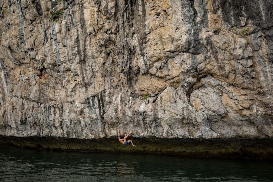 Cat Ba: Advanced Rock Climbing & Cliff Jumping Boat Tour - Deep Water Soloing in Lan Ha Bay: Why Cat Ba Climbs Different