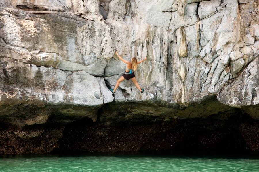 Cat Ba: Advanced Rock Climbing & Cliff Jumping Boat Tour - What You’ll Do: Rope-Free Routes, Chalk, and Chosen Cliff Jumps