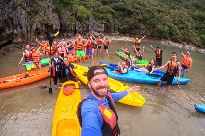 Cat Ba: Lan Ha Bay & Ha Long Bay Boat Trip, biking, kayakin,lunch - Floating fishing villages and limestone cruising: why the boat part is more than transport