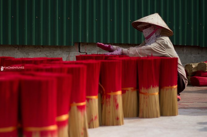 Colors of Incense village Quang Phu Cau - What to photograph: hands, color, and the drying rhythm