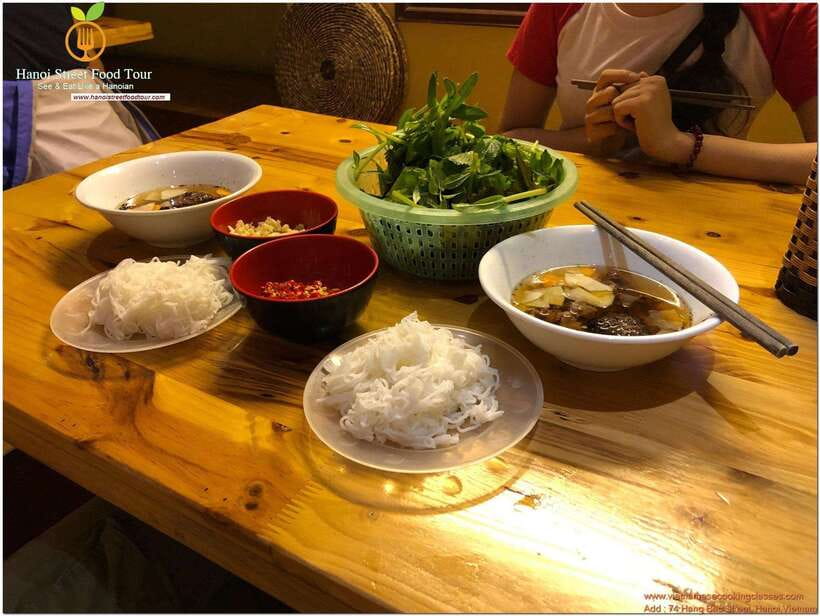 Craving in Hanoi: Gastronomic tour with Train Street - Key things that make this Hanoi Train Street food tour work