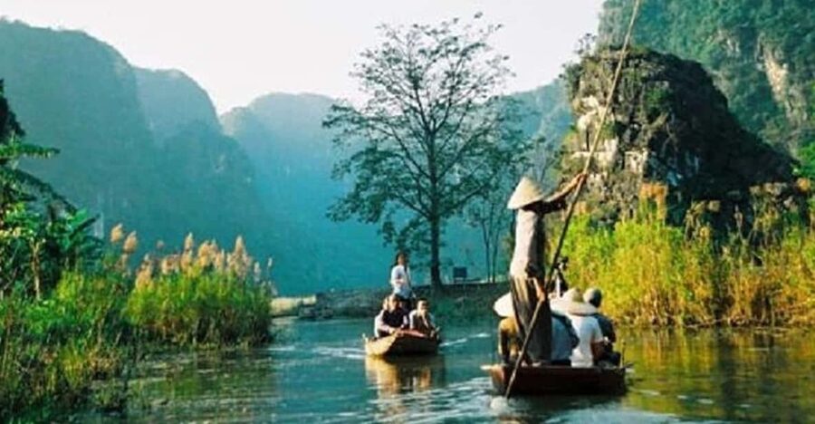 CUC PHUONG NATIONAL PARK - VAN LONG DAI LY TOUR DAY TRIP - Van Long wetland reserve by rowing boat: the wildlife part of the day