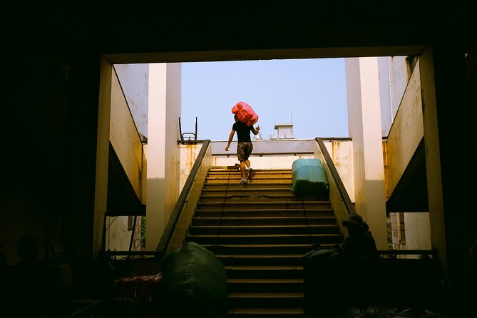 Cultural Hanoi Photo Walk - A Street Photography Tour - Warm-Up at a Small Local Market: Confidence Before Chaos