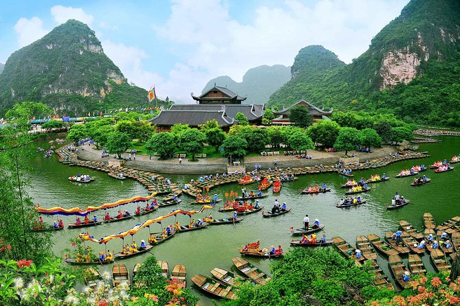 Daily Tour Trang An-Bai Dinh Group Tour - From Hanoi Old Quarter to Bai Dinh: the comfort part matters