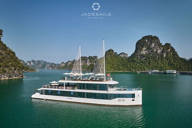 Day Trip - Luxury Experience in Ha Long Bay by Saquila Yacht - Lunch at Mondo Restaurant: where the day’s flavors land