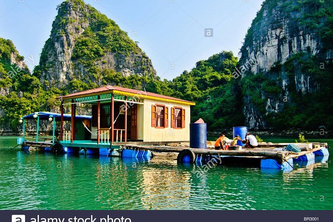 Deluxe Halong Bay 6 Hours Cruise To Visit Surprising Cave And Titop Island - Sung Sot Cave: Halong’s Most Famous Grotto Stop