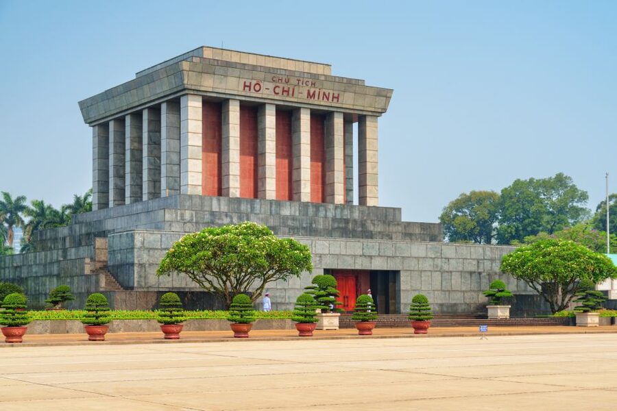 Discover Hanoi Train Street and Treasure on a Motorbike Tour - Ba Đình and the One Pillar Pagoda: what you should wear