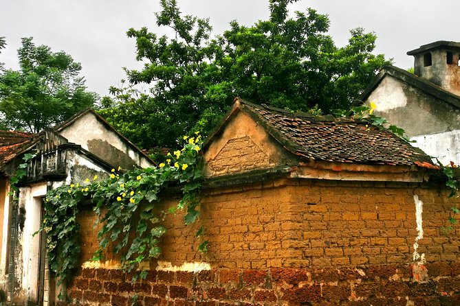 Duong Lam Ancient Village full day tour from Hanoi & experiencing local life - Ngo Quyen Mausoleum: a quieter history stop