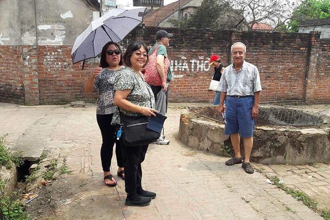 Duong Lam Ancient Village Private Tour - Mong Phu Communal House, Garden Moments, and Che Lam Cake