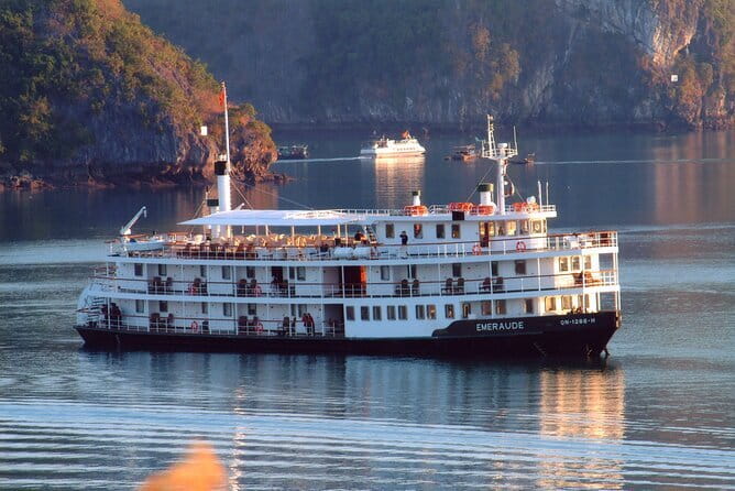 Emeraude Cruise 2 days 1 night Ha Long Bay Tour - Key highlights worth your attention
