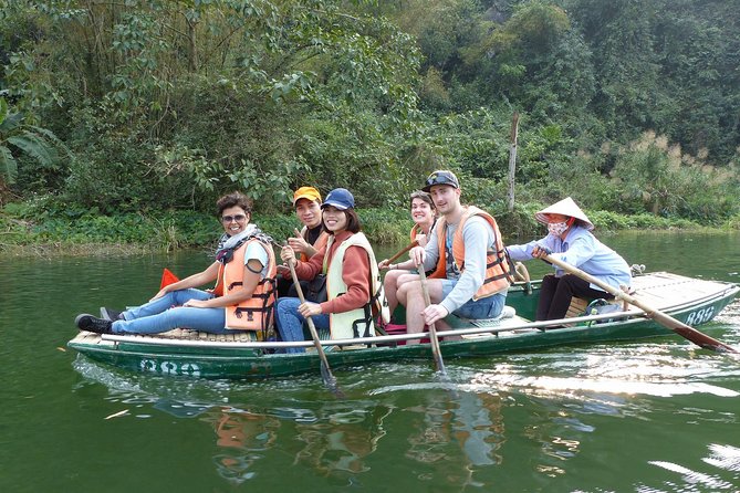 Essential North Vietnam ( Hanoi - Ninh Binh - Halong) in 5 Days - 3 Stars hotel - Kayaking or Bamboo Boat: Choose Your Comfort Level