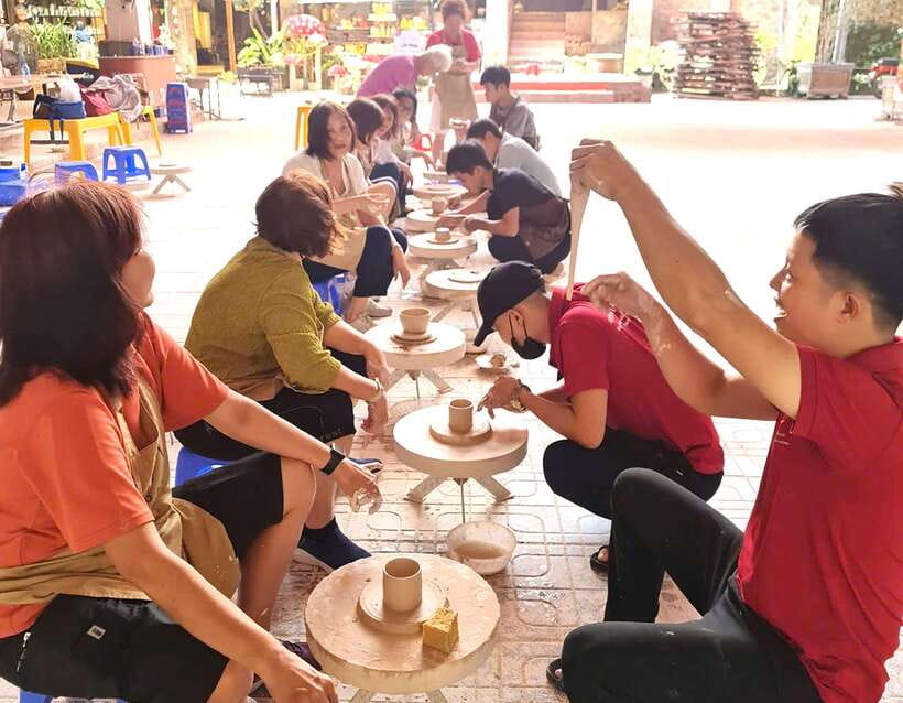 Explore Bat trang village & Ceramics factories / local guide - Who should book this Bat Trang ceramic tour?