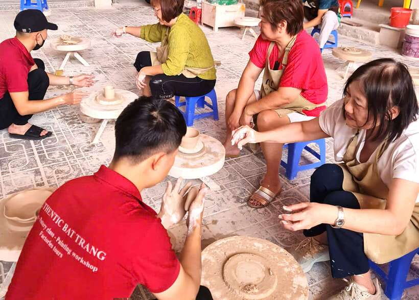 Explore Bat trang village & Ceramics factories / local guide - Should you book Bat Trang with a guide?
