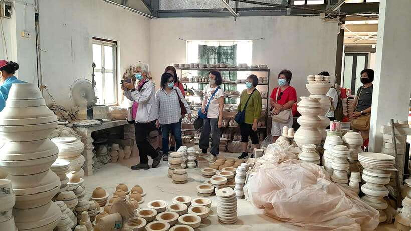 Explore Bat trang village & Ceramics factories / local guide - Factory time: watching Vietnamese ceramics take shape