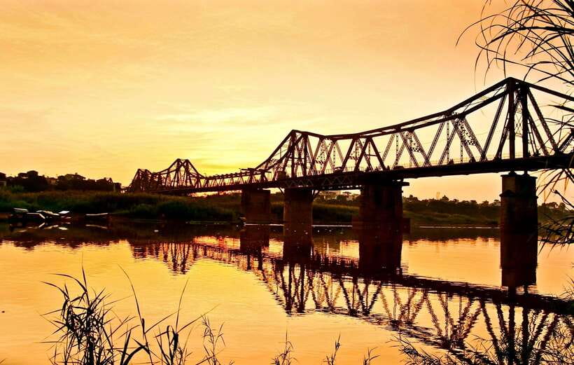 Explore Hanoi Old City By Cycling Tour With Small Groups - Old City Stops You’ll Actually Remember: Hanoi Church, Dong Xuan, and Gates