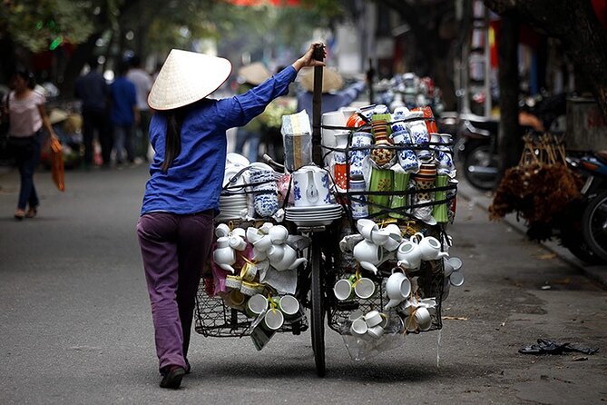 Explore Hanoi Old Quarter ’s Rich History and Culture By Walking - Traffic, sidewalks, and how to stay comfortable