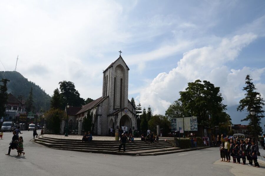 Explore Sa Pa with Overnight Train & Sleeper Bus & Trekking - Evening in Sapa: shower, dinner, then wander (if you want)