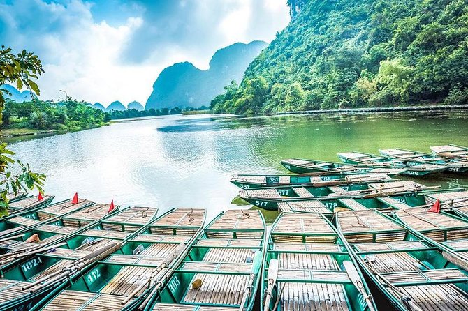 Exploring Bai Dinh Pagoda -Trang An -Mua Cave with Buffet Lunch 1 Day From Hanoi - Group Size, Comfort, and the Real-Life Flow