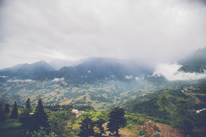 Fansipan Summit Challenge - Stop 1: Tram Ton Pass (1,900 m) and how the day sets your pace