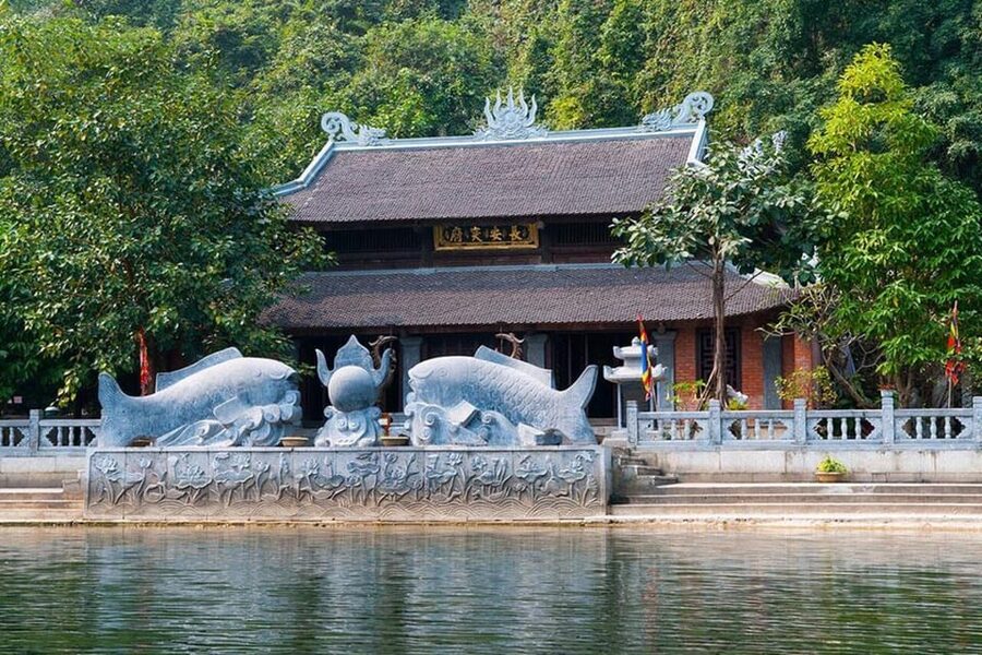 From Ha Noi: Perfume Pagoda – A Pagoda In Deep In A Cave - Huong Tich Cave Temple: The Atmosphere Shift That Makes It Worth It