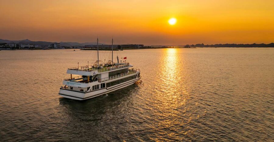 From Hanoi: 1-Day Halong 5-Star Cruise w/Jacuzzi & Limousine - Key highlights I’d plan around
