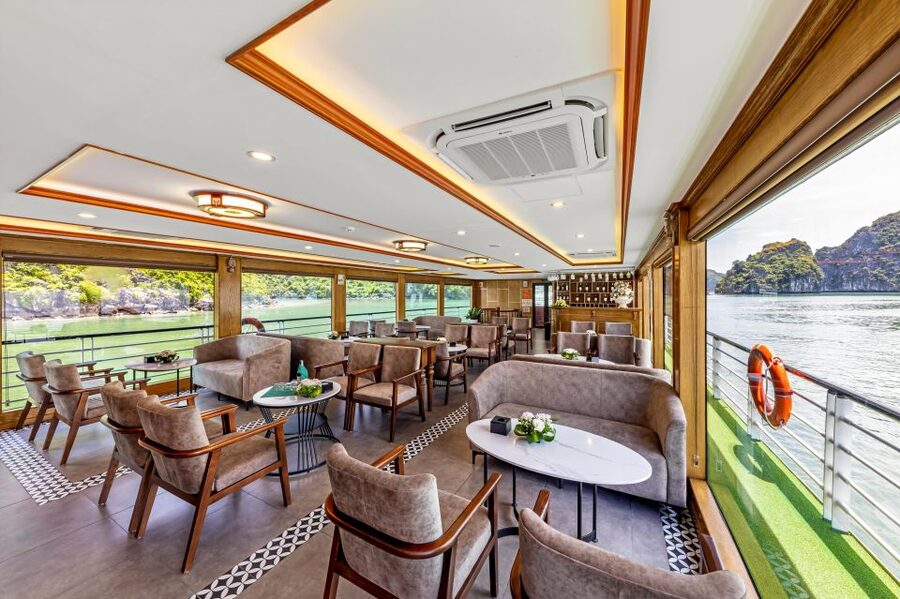 From Hanoi: 1-Day Halong 5-Star Cruise w/Jacuzzi & Limousine - Boarding the Heritage Cruise: what check-in feels like