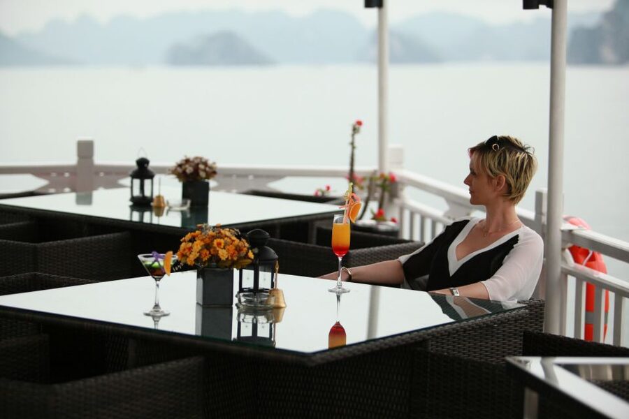 From Hanoi: 2-Day & 1 Night Halong Bay Tour - Food and cabin comfort: what to expect on board