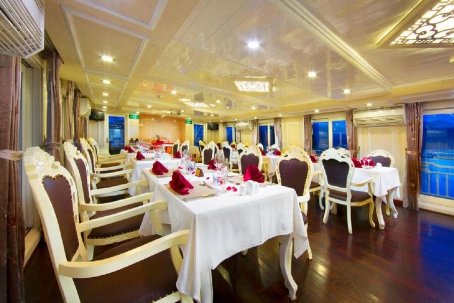 From Hanoi: 2-Day Bai Tu Long Bay Luxury Cruise with Jacuzzi - Food and cooking: set meals that don’t feel like filler