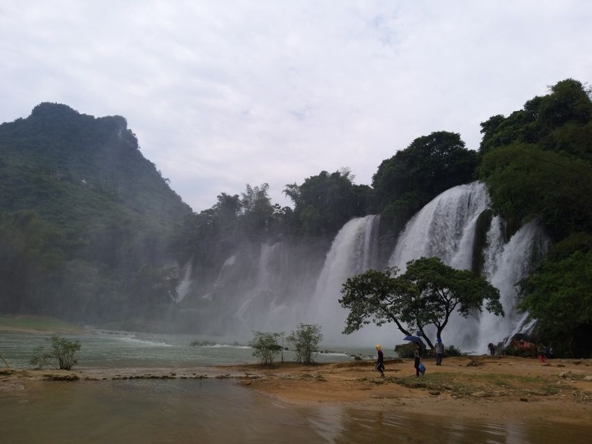 From Hanoi: 2-Day Ban Gioc Waterfall Tour - Lunch in Quang Uyen: included again, so you don’t lose momentum