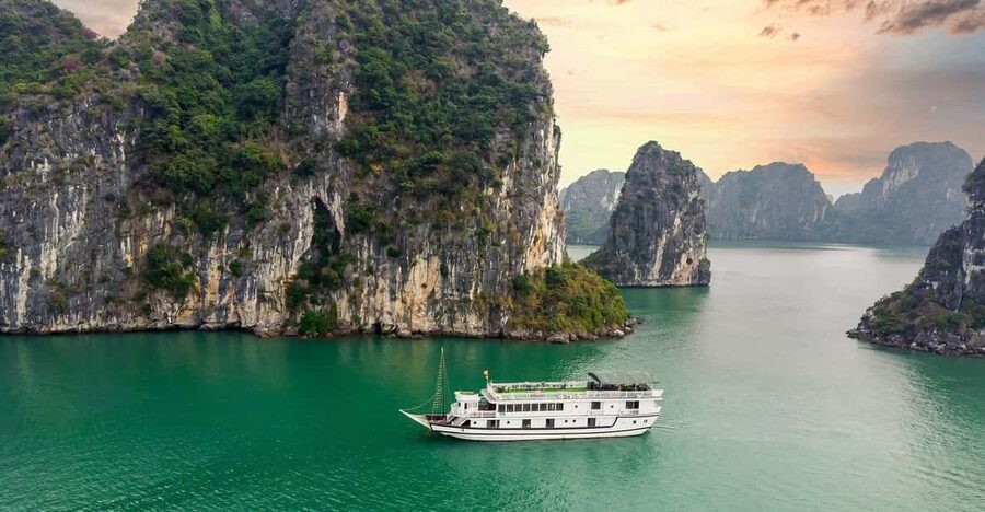 From Hanoi: 2-Day Ha Long Bay Boat Tour - Day 1 cruise toward Sung Sot Cave and Titop Island