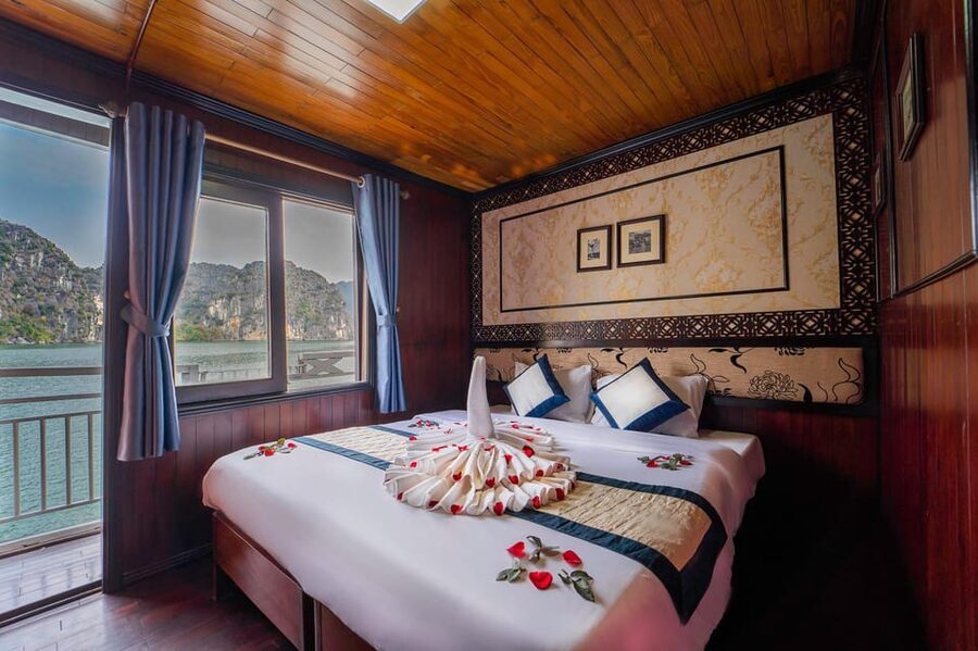 From Hanoi: 2-Day Ha Long Bay Boat Tour - Day 2 morning: Bohon Island and the Luon Cave kayak/bamboo choice