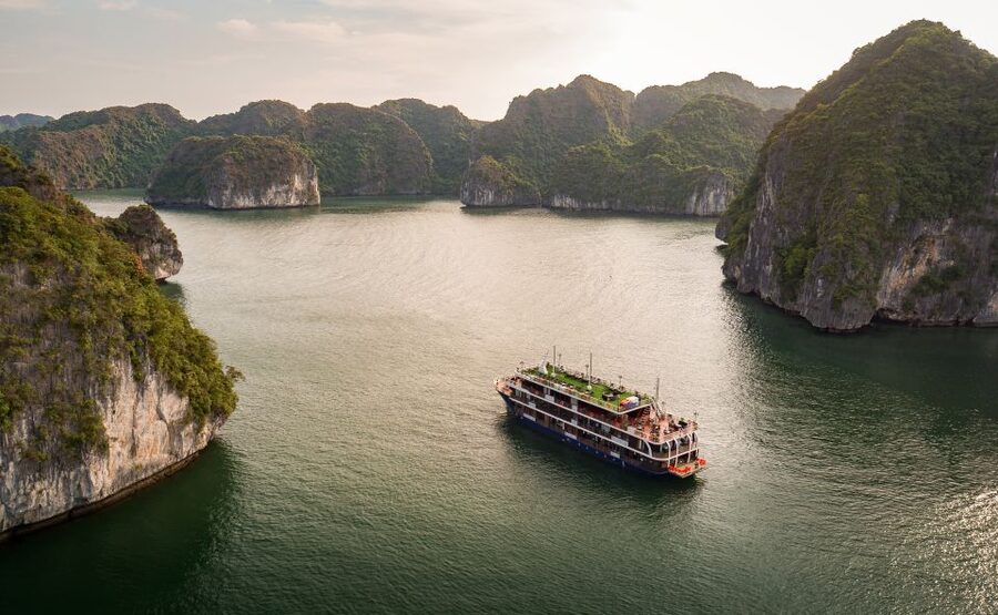 From Hanoi: 2-Day Halong and Lan Ha Bay La Pandora Cruise - Included meals and what you should know before you go hungry