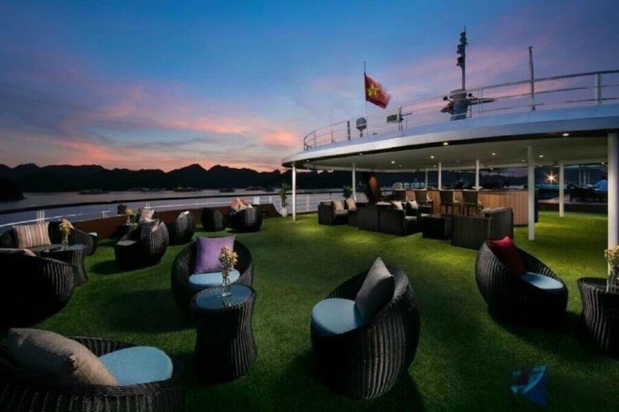 From Hanoi: 2-Day Lan Ha Bay 5-Star Cruise with Balcony - Night on the Cruise: Squid Fishing and the Panoramic Bar Atmosphere