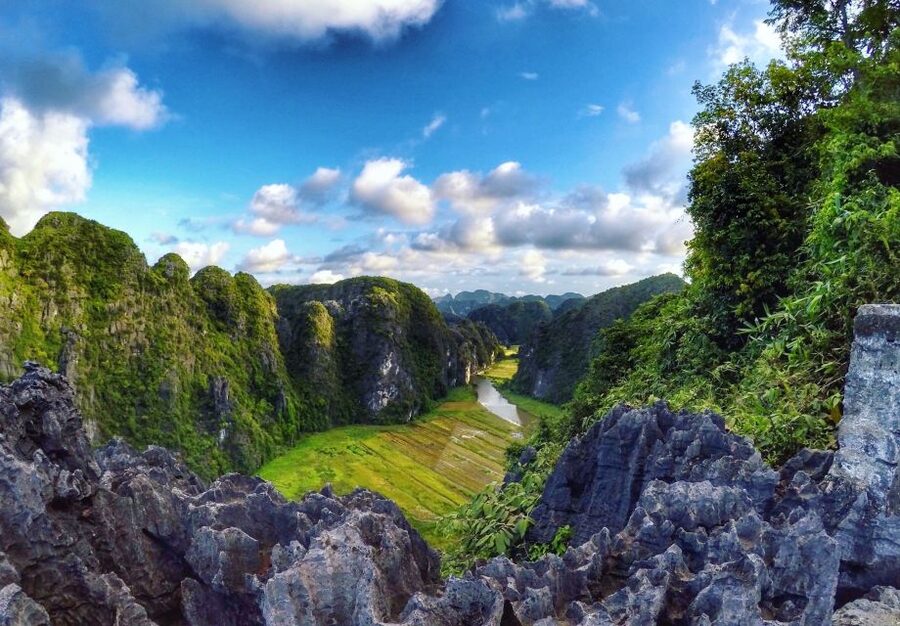From Hanoi: 2-Day Ninh Binh Tour with Accommodation & Meals - From Hanoi at 7:15: Getting to Ninh Binh Without Wasting Your Day