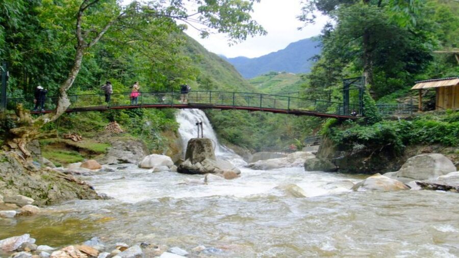 From Hanoi: 2-Day Overnight Sapa Tour by Limousine - Should you book this Hanoi to Sapa overnight tour?