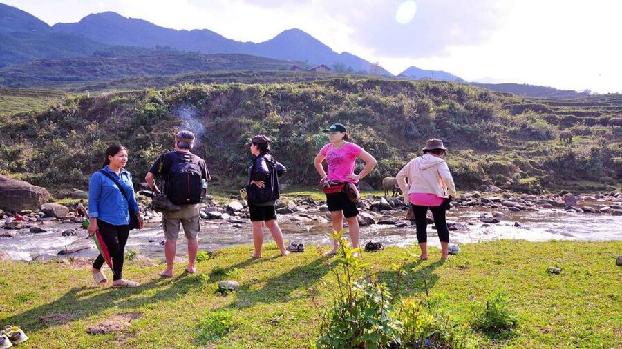 From Hanoi: 2-Day Overnight Sapa Tour by Limousine - What to pack for unpredictable Sapa weather and altitude fog