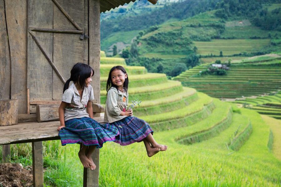 From Hanoi: 2-Day Sapa Cultural Exchange Tour with Homestay - Day 1: Y Linh Lo downhill into Muong Hoa Valley rice terraces and villages
