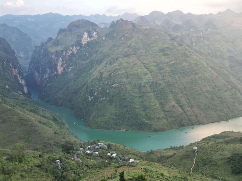 From Hanoi: 3-day Ha Giang Loop - Small group - Day 3: Sa Phin’s palace, pine passes, rice terraces, and the ride back