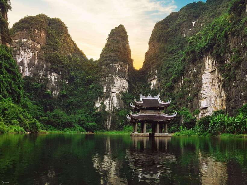 From Hanoi: Bai Dinh, Trang An Mua Cave - A Scenic Day Tour - Lunch in Ninh Binh: buffet style with meat and vegetarian options