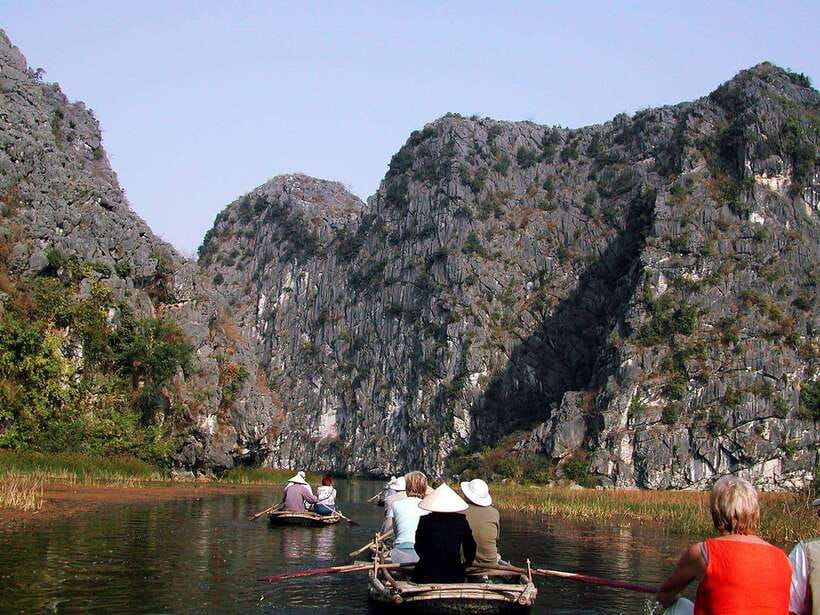 From Hanoi: Bai Dinh, Trang An Mua Cave - A Scenic Day Tour - Who this tour fits best (and who should skip it)