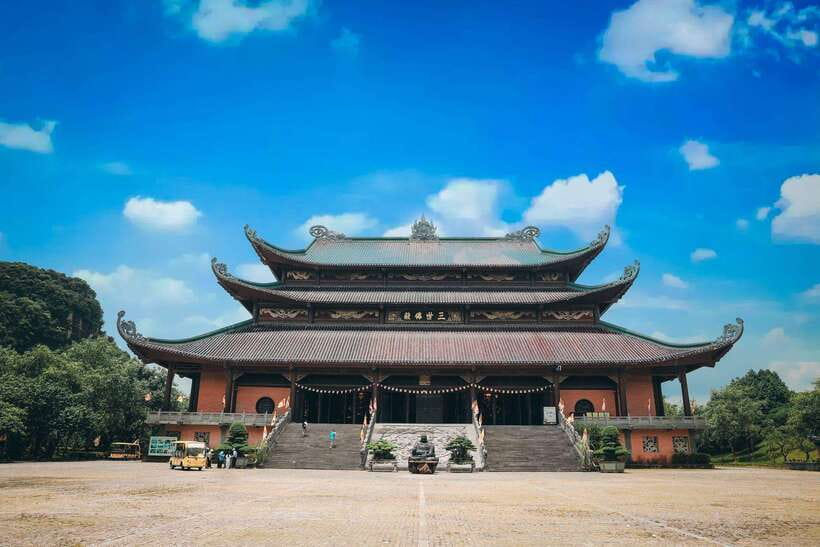 From Hanoi: Bai Dinh, Trang An Mua Cave - A Scenic Day Tour - Should you book this Hanoi to Bai Dinh, Trang An, and Mua Cave day tour?