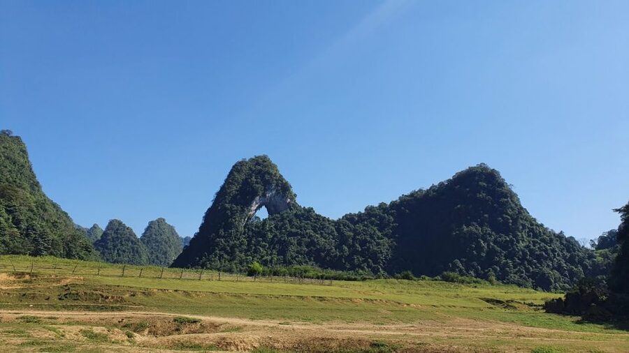 From Hanoi: Ban Gioc Waterfalls 2-Day 1-Night Tour - Food plan: lunches, dinner, and what the included meals mean