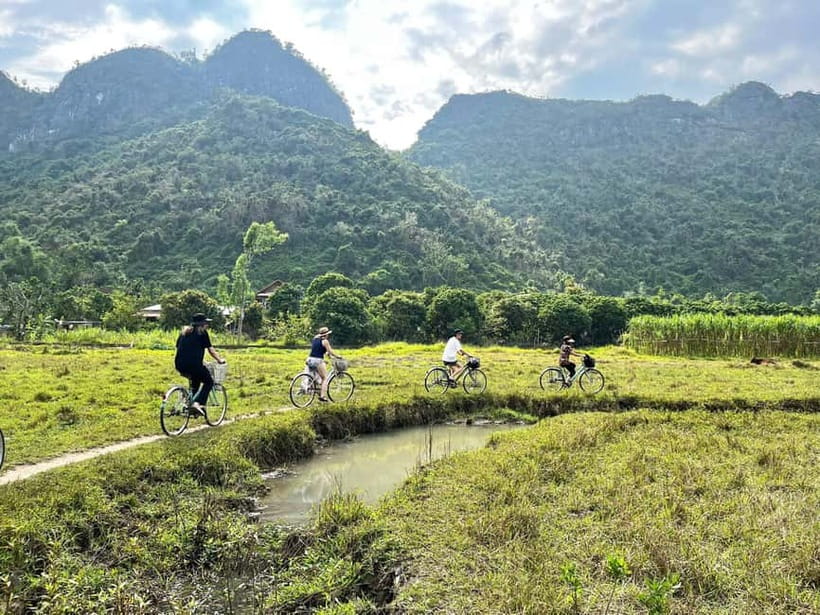 From Hanoi/Cat Ba: Lan Ha Bay Day Trip with Cruise and Lunch - Cai Beo floating homes: slow cruising in an ancient fishing village