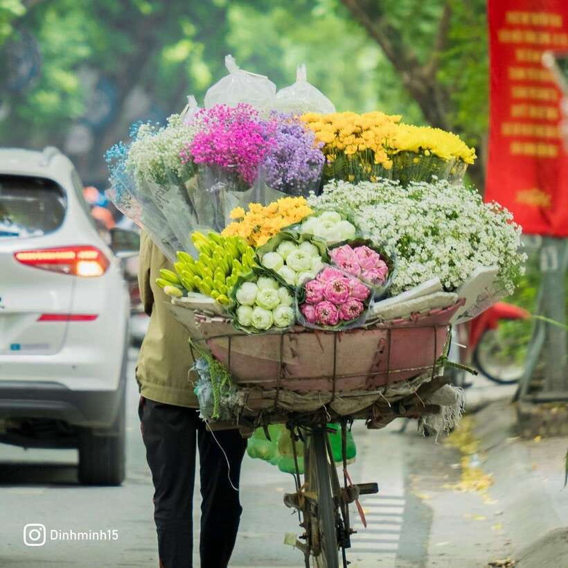 From Hanoi: City Sightseeing Cycling Panoramic Tour By Cyclo - Long Bien Bridge: a big-view stop that changes your mental map