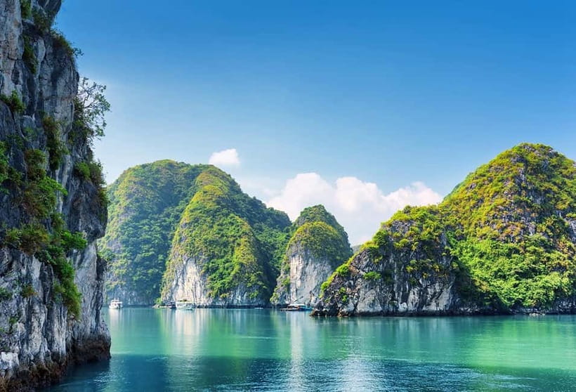 From Hanoi: Explore Ha Long Bay In Full Day - Luon Cave by kayak or bamboo: choose your adventure