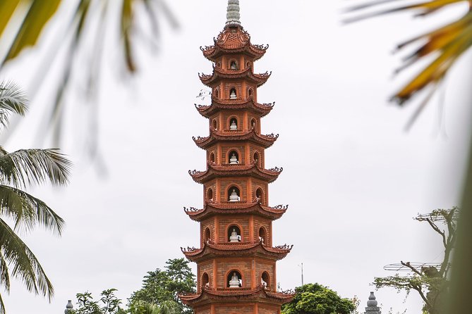From Hanoi: Full-Day City Tour with Hoa Lo Prison |Optional Lunch - Optional Lunch at 200,000 VND: Budgeting a Real Meal
