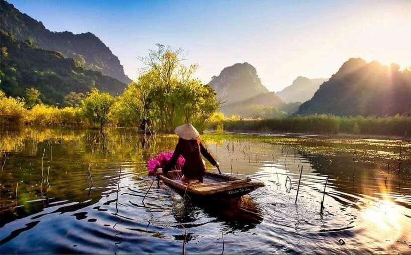 From Hanoi: Full-Day Perfume Pagoda Group Tour with Lunch - Yen Stream bamboo boat: why 1.8 miles is the sweet spot