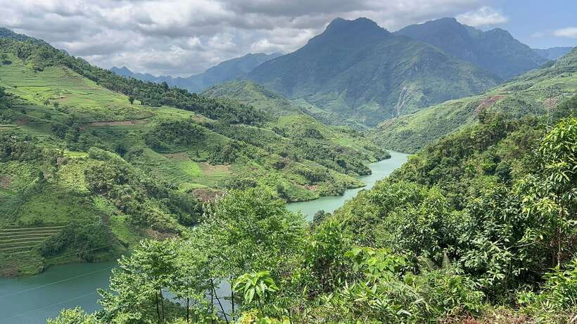 From Hanoi: Ha Giang Loop Easy Rider Tour by Sleeper Bus - Homestays, Guesthouses, and the Food Reality